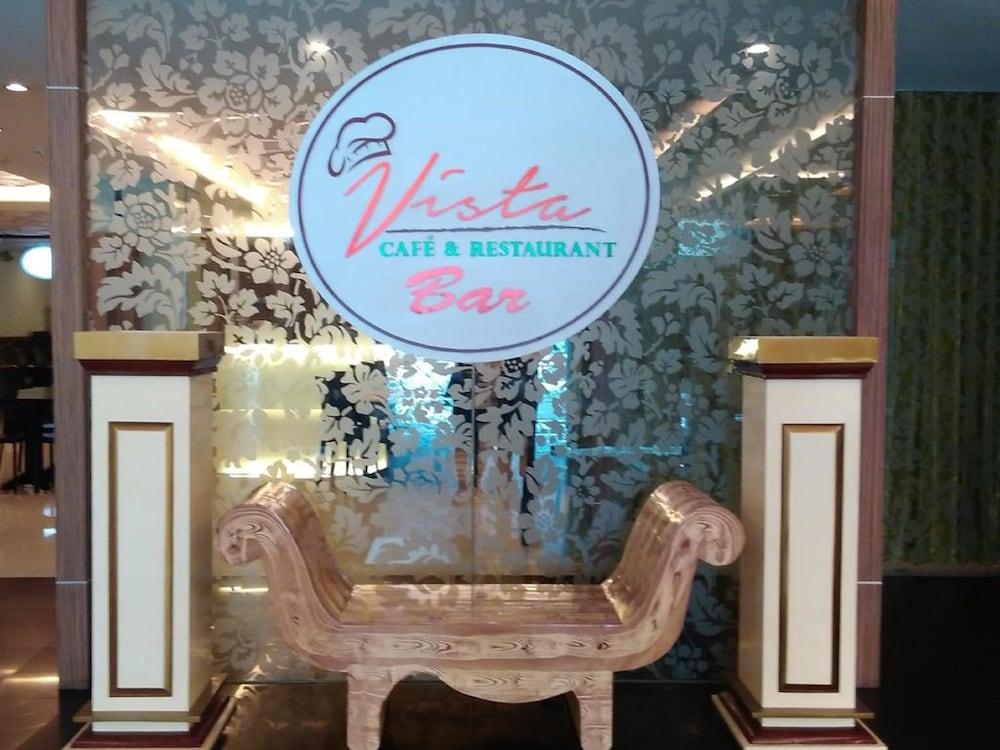 Vista Hotel Cubao Quezon City Εξωτερικό φωτογραφία