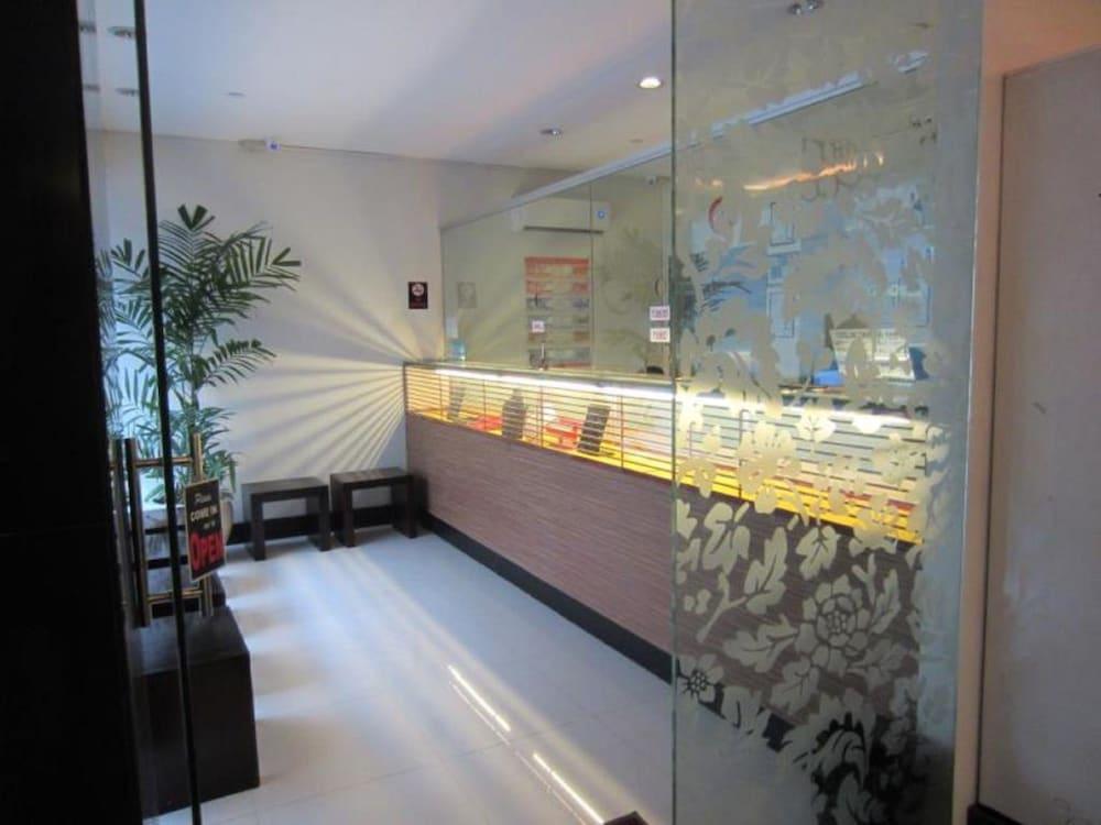 Vista Hotel Cubao Quezon City Εξωτερικό φωτογραφία