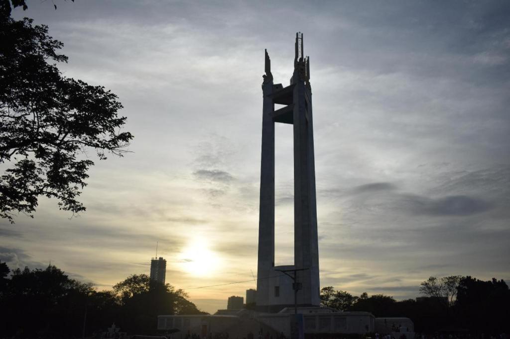 Vista Hotel Cubao Quezon City Εξωτερικό φωτογραφία