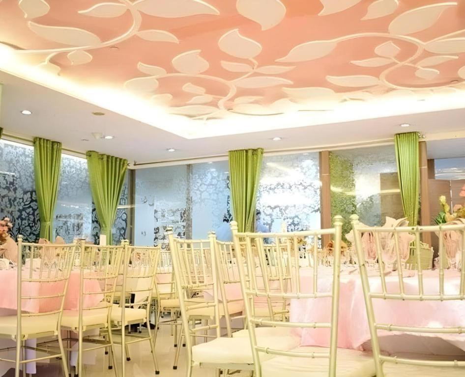 Vista Hotel Cubao Quezon City Εξωτερικό φωτογραφία