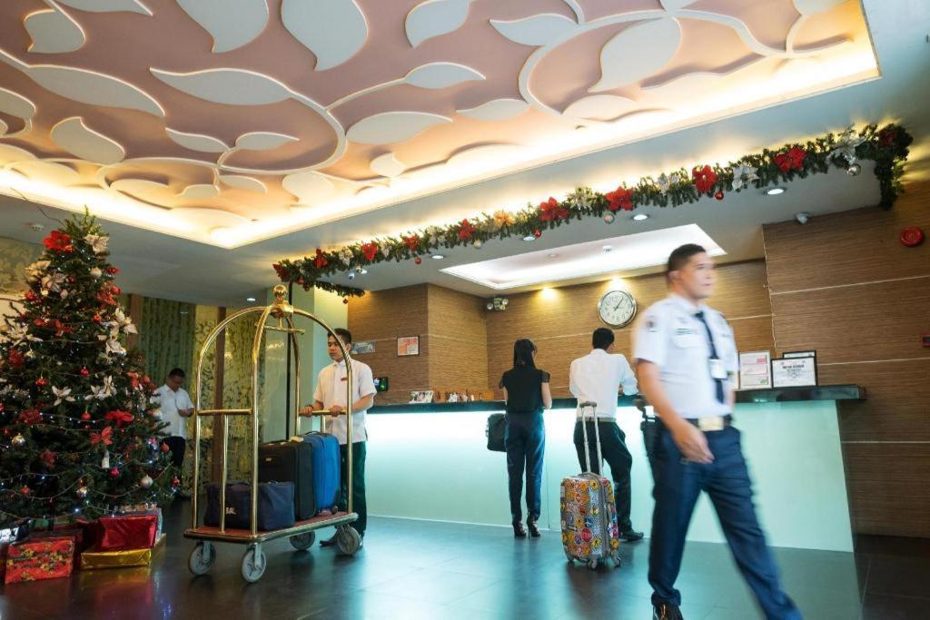 Vista Hotel Cubao Quezon City Εξωτερικό φωτογραφία