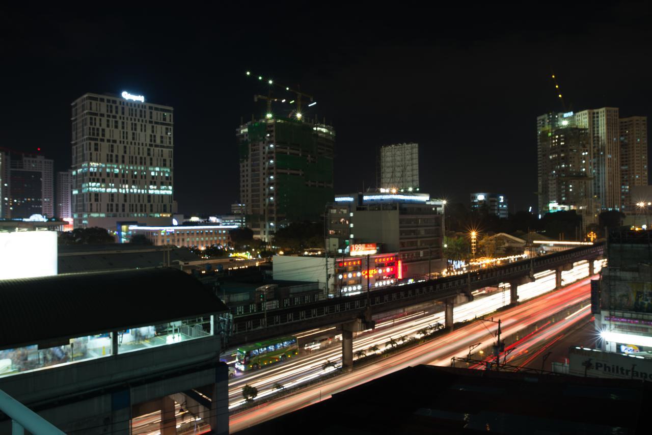Vista Hotel Cubao Quezon City Εξωτερικό φωτογραφία