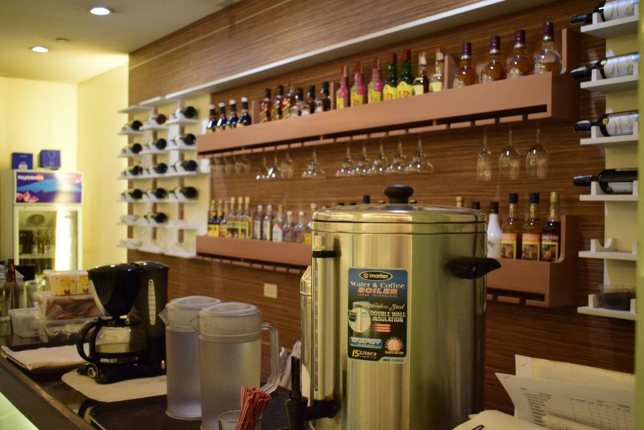 Vista Hotel Cubao Quezon City Εξωτερικό φωτογραφία